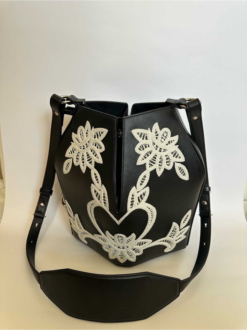 Alexander McQueen 2019SS Resort Bucket Bag Black Leather Lace Floral
